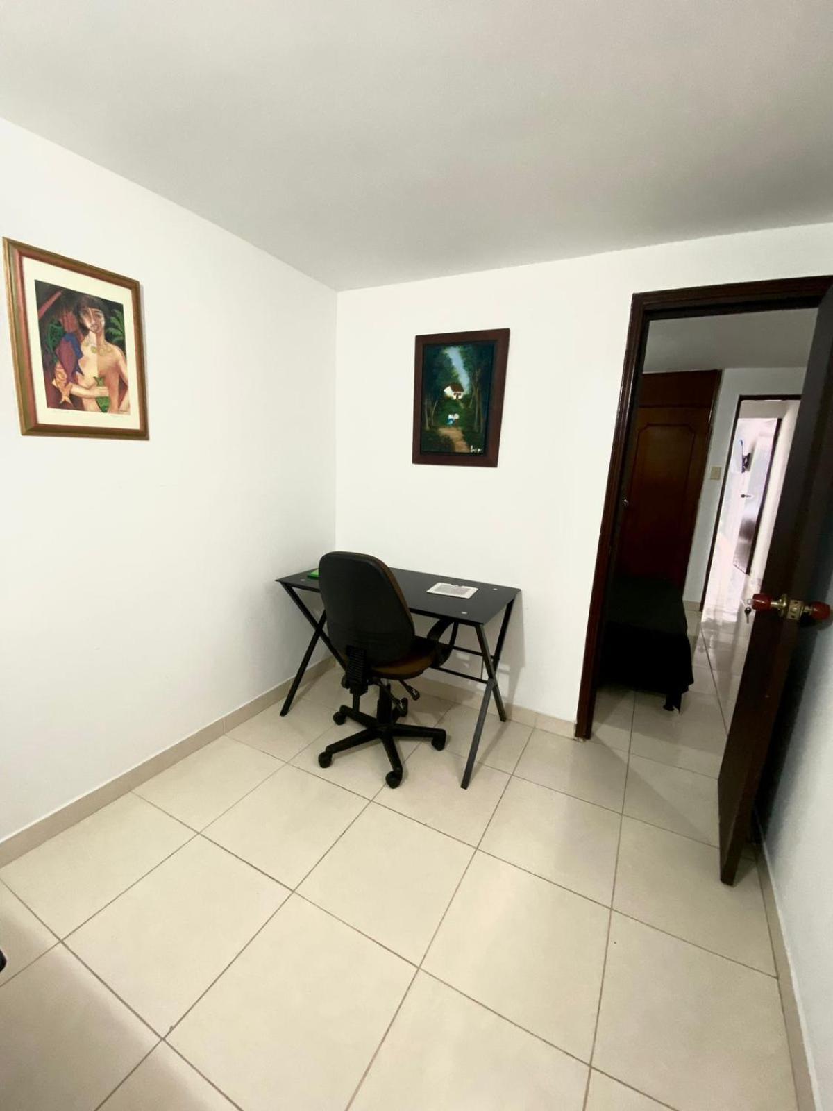 Hermoso Cerca Al Poblado Medellín
